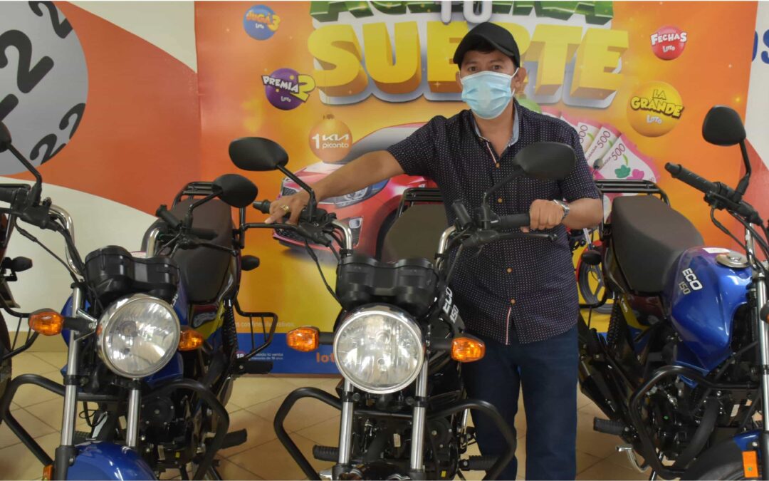 Primeros ganadores de promoción navideña de LOTO