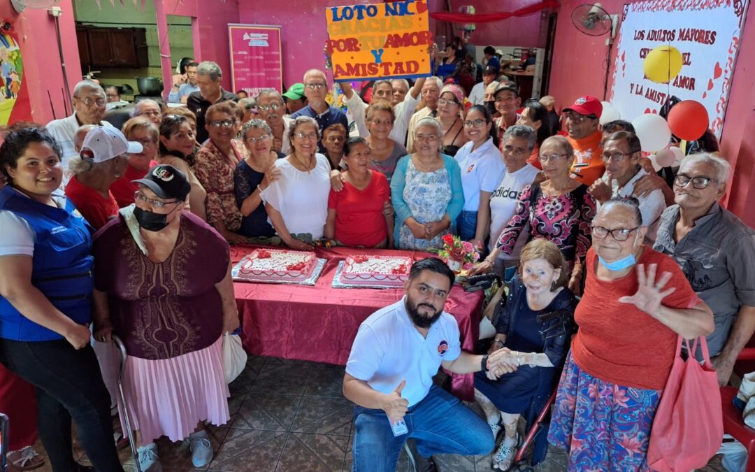 Abuelitos capitalinos viven un mágico San Valentín con LOTO Nicaragua